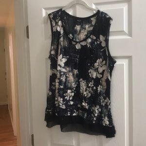 *Final Price*EUC Simply Vera floral tank - size XL